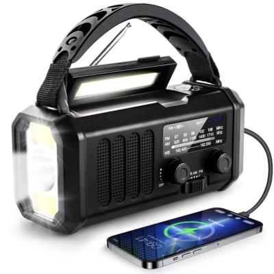 Hätä­radio – 10 000 mAh Powerbank, LED-valo & Käsiveivi
